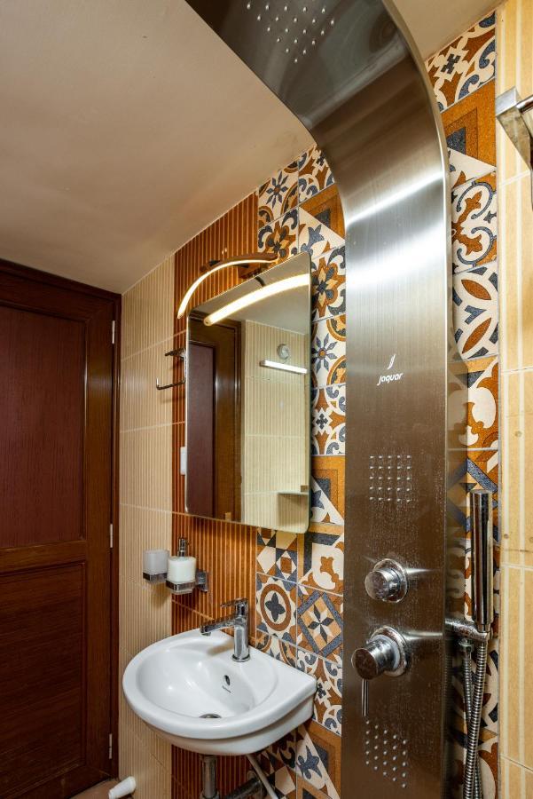 Paradise Inn Kochi ภายนอก รูปภาพ